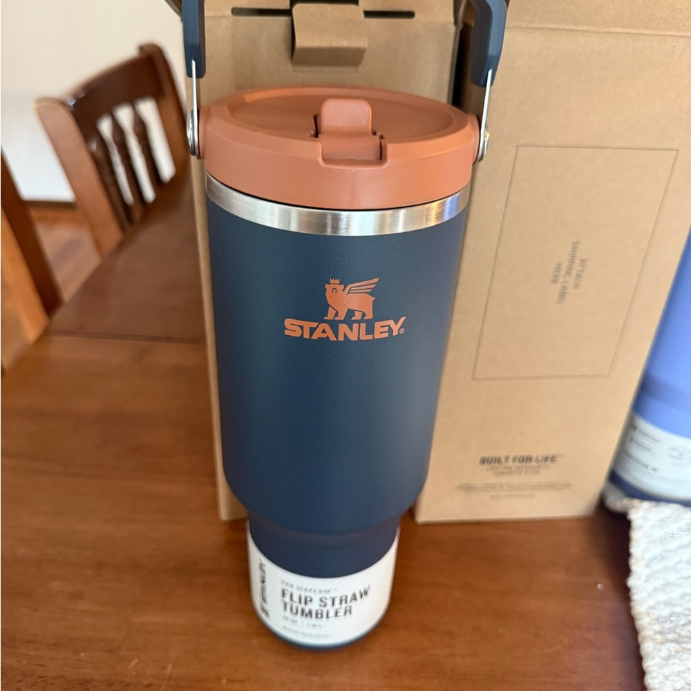Stanley Navy and Copper Flip Straw Tumbler - Picture 2 of 3